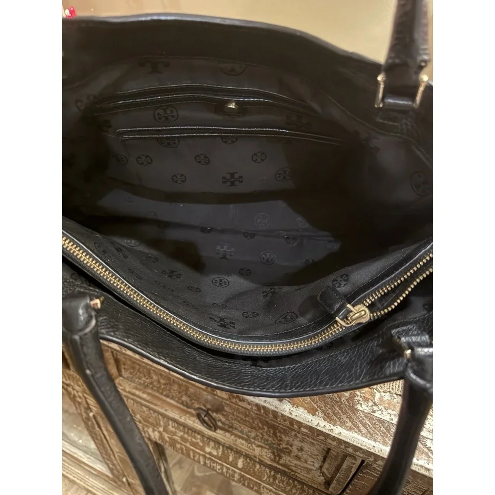 Tory Burch Serif T Black Satchel‎ Bag Rare Bag Triple Compartment Tote 525$
